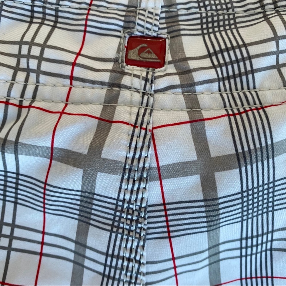 Men's Quicksilver Gray/White/Red Swim Trunks - Picture 8 of 8